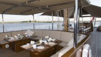 Tiziana Cockpit with dining tables